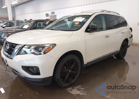 2017 Nissan Pathfinder Platinum z USA, uszkodzony, nr VIN 5N1DR2MM0HC663770